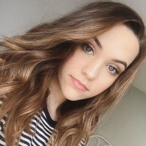 Meet your Posher, Caroline